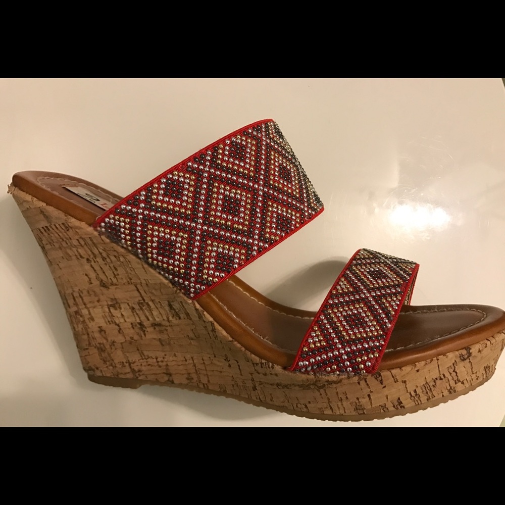 2 Lips Too Wedges